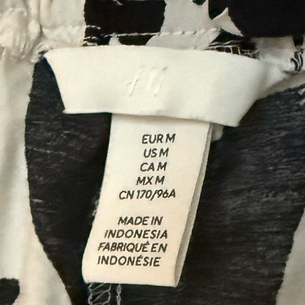 💖 H&M Black and White Floral Dress NWOT - Picture 2 of 4